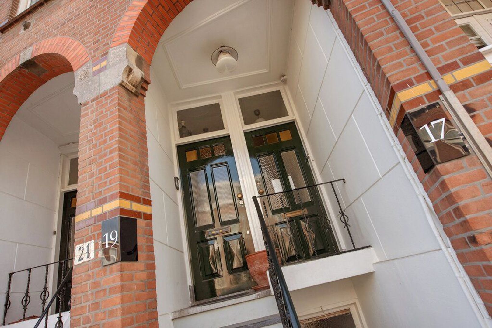 Rotterdamsestraat 19 .