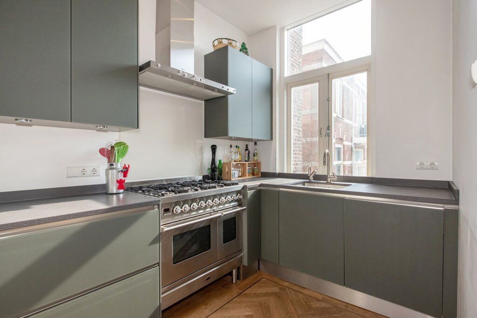 Rotterdamsestraat 19 .