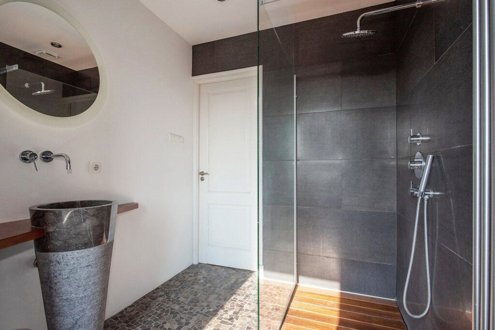 Rotterdamsestraat 19 .