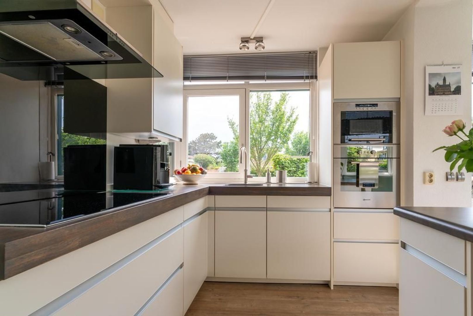 Hoek van Hollandlaan 1