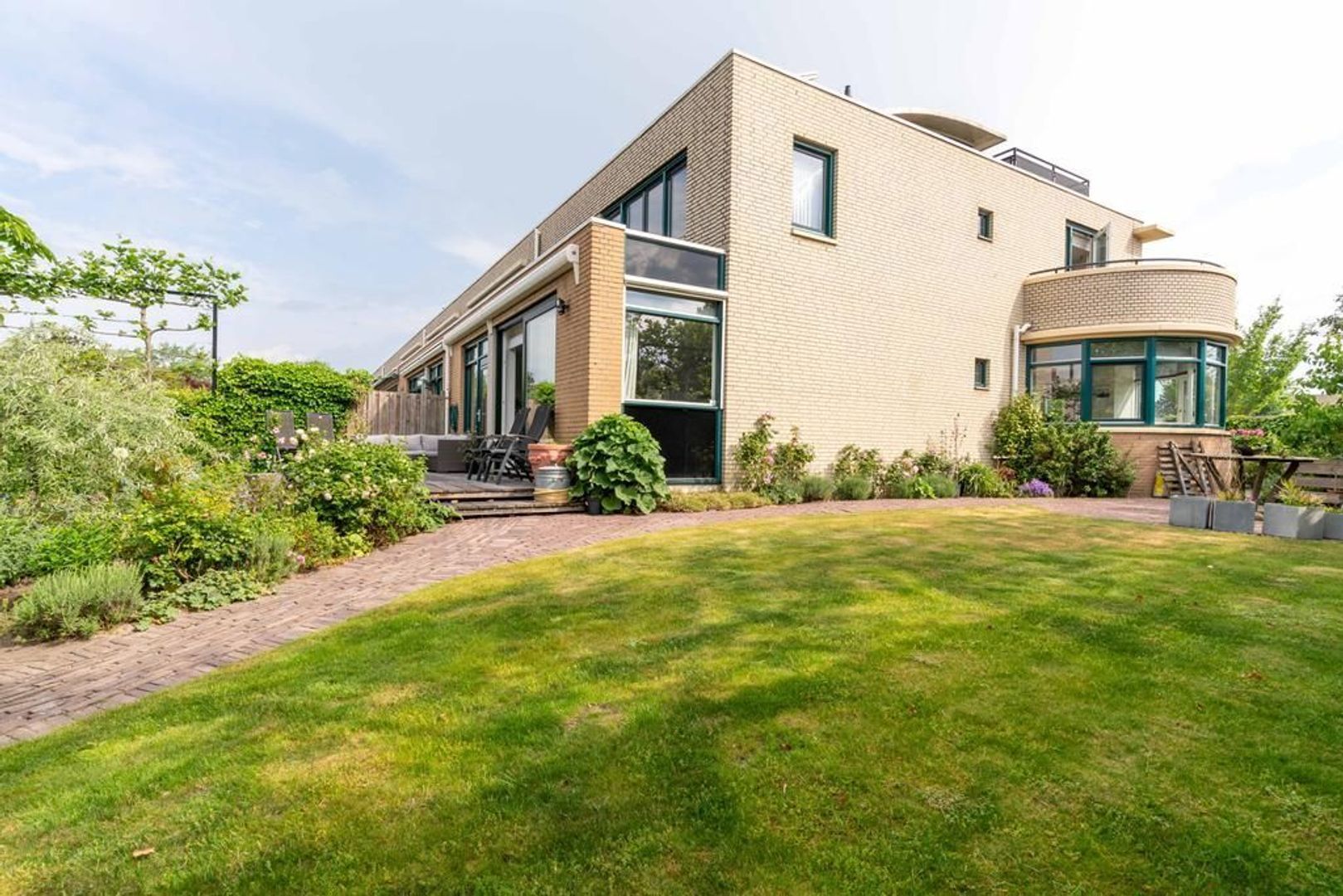 Hoek van Hollandlaan 1