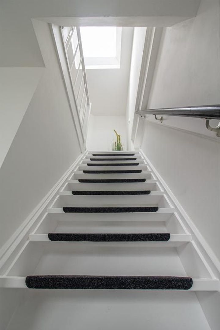 Paramaribostraat 6 .