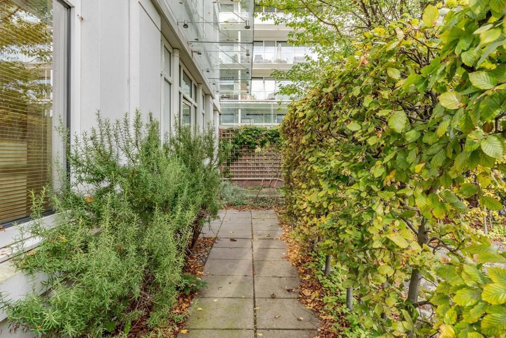 Burgemeester Marijnenlaan 94 .