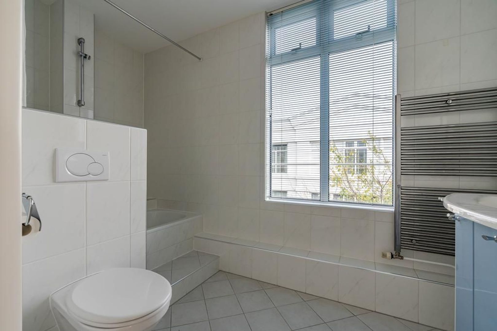 Burgemeester Marijnenlaan 94 .