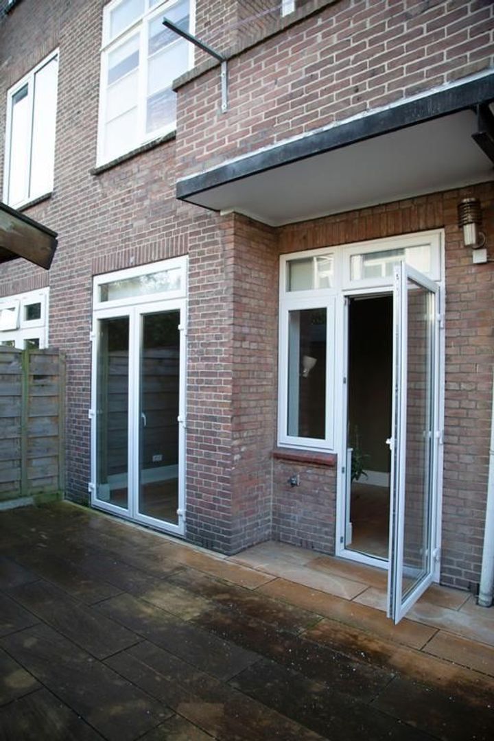 Kamperfoeliestraat 227 .