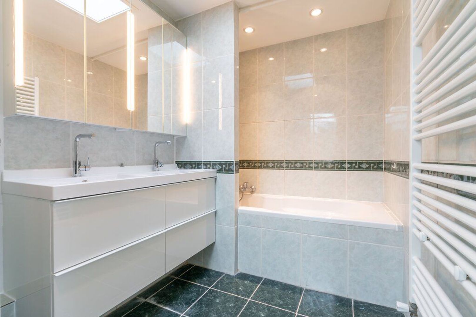 Van der Aastraat 92 .