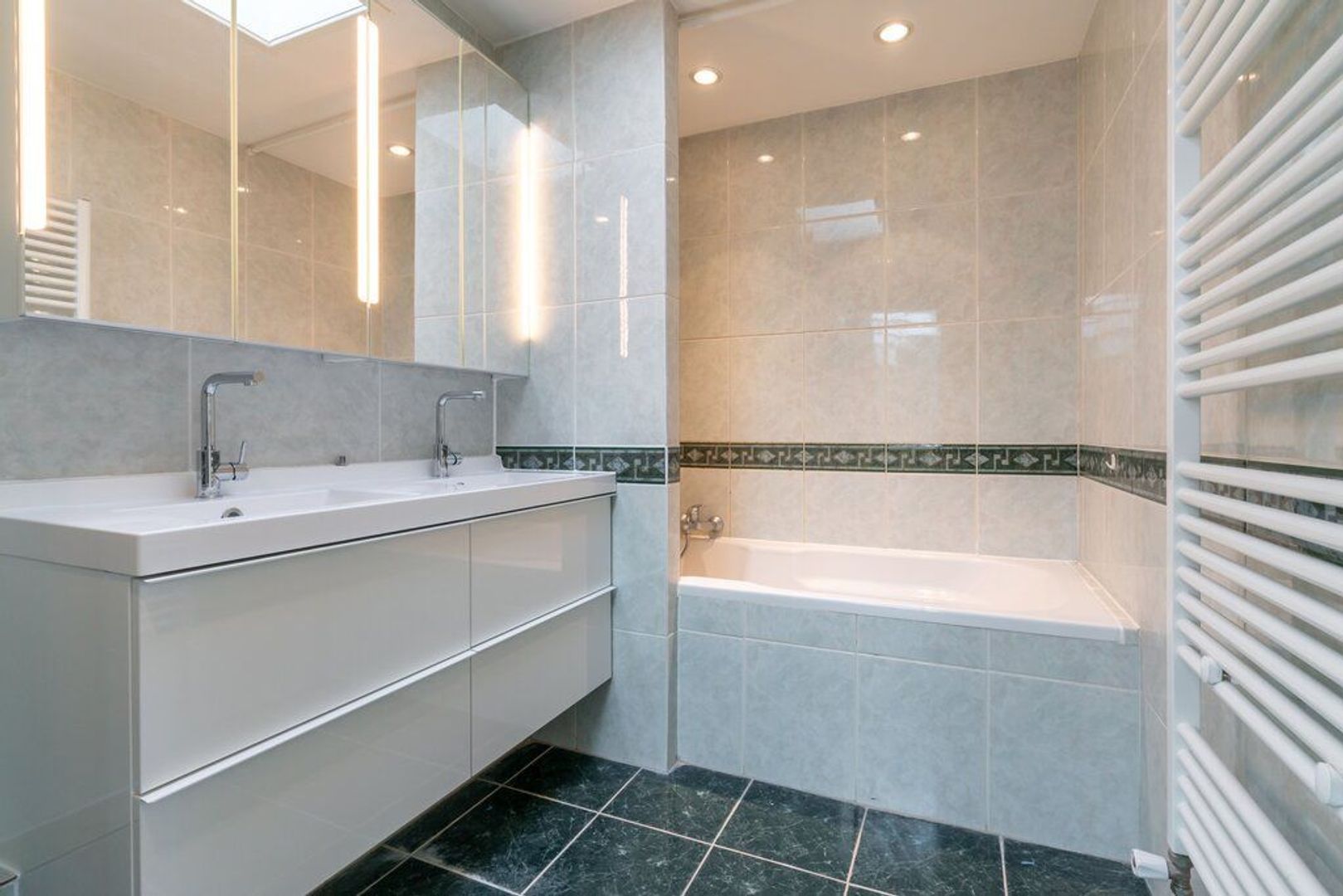 Van der Aastraat 92 .