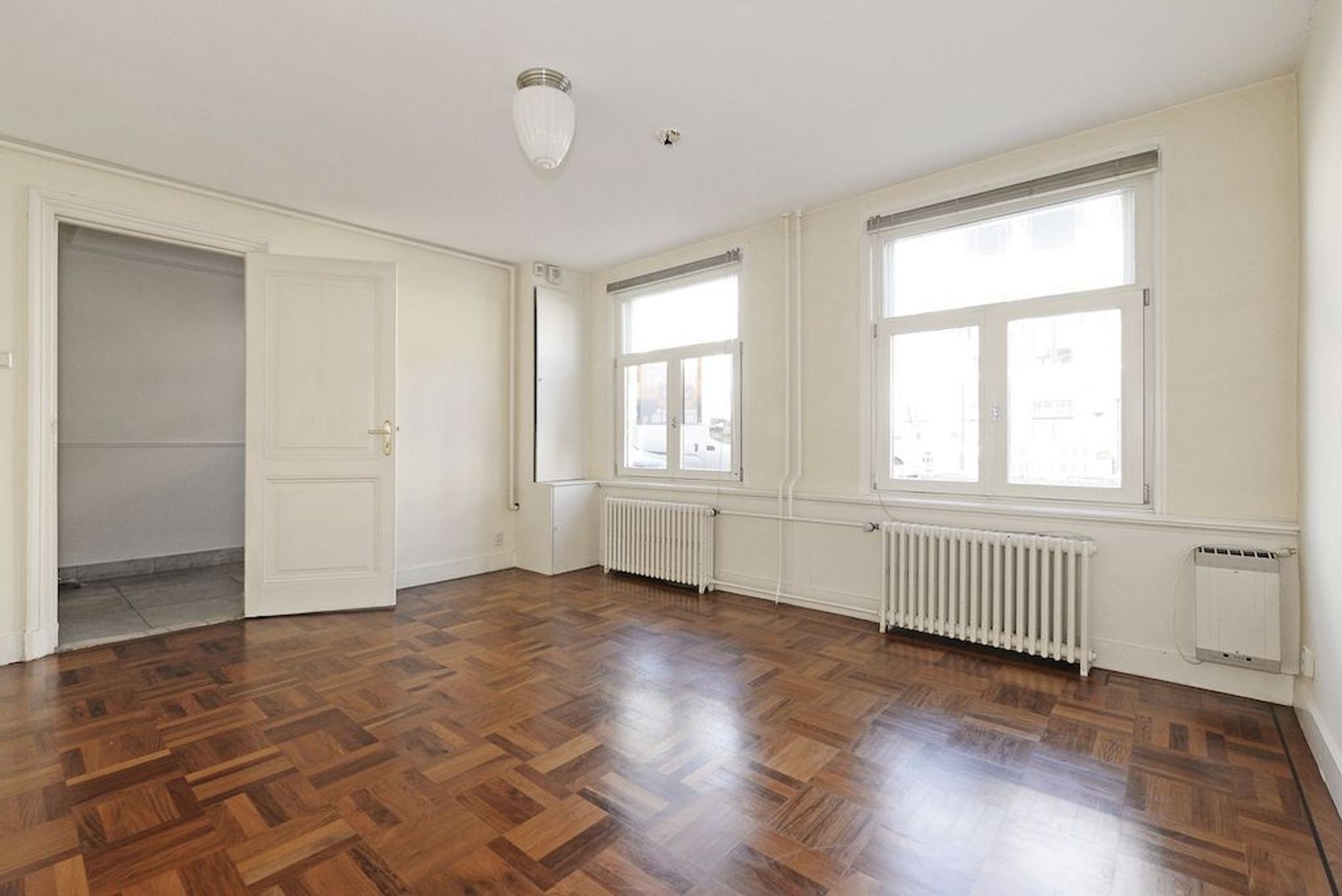 Laan Copes van Cattenburch 143 .