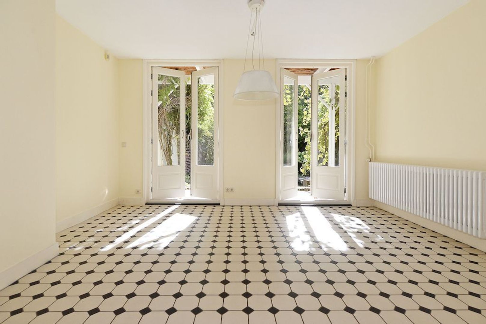 Laan Copes van Cattenburch 143 .