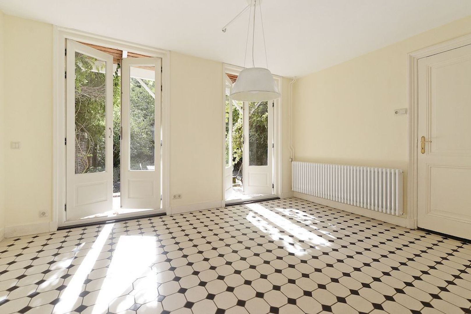 Laan Copes van Cattenburch 143 .