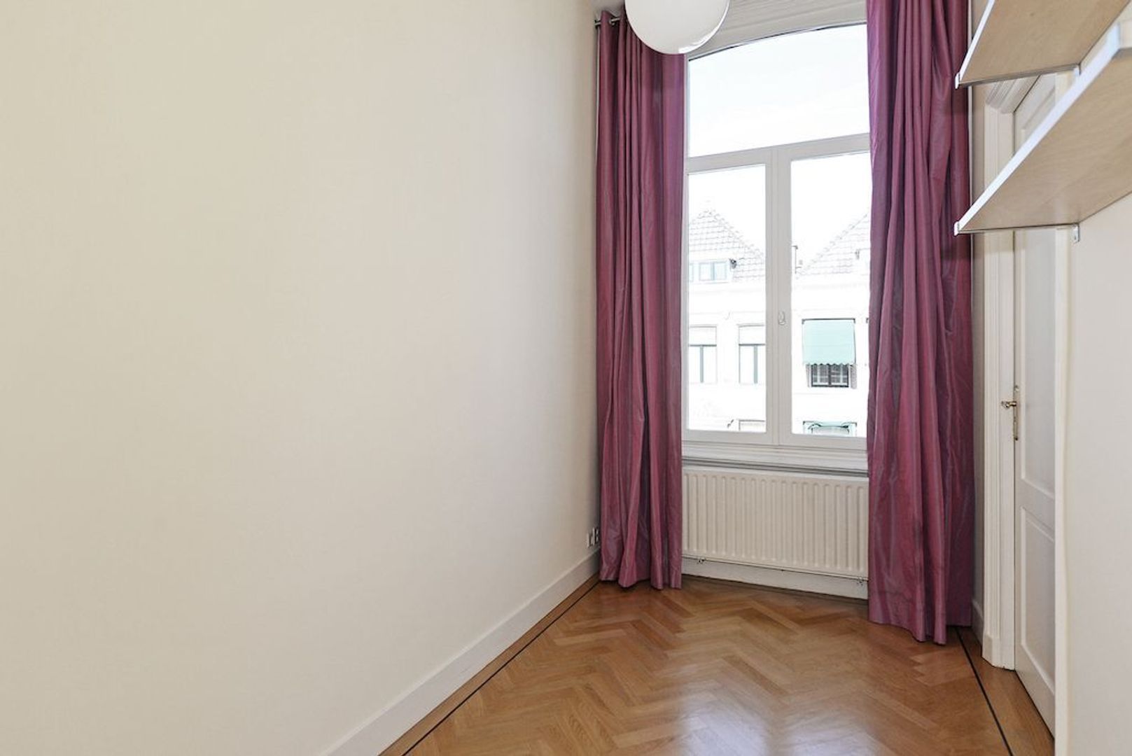 Laan Copes van Cattenburch 143 .