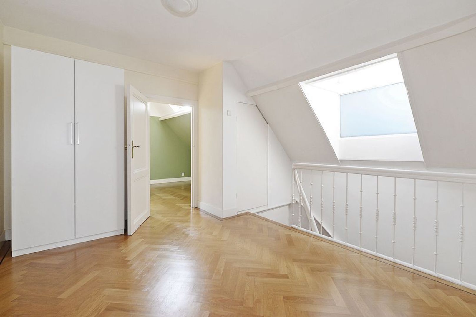 Laan Copes van Cattenburch 143 .