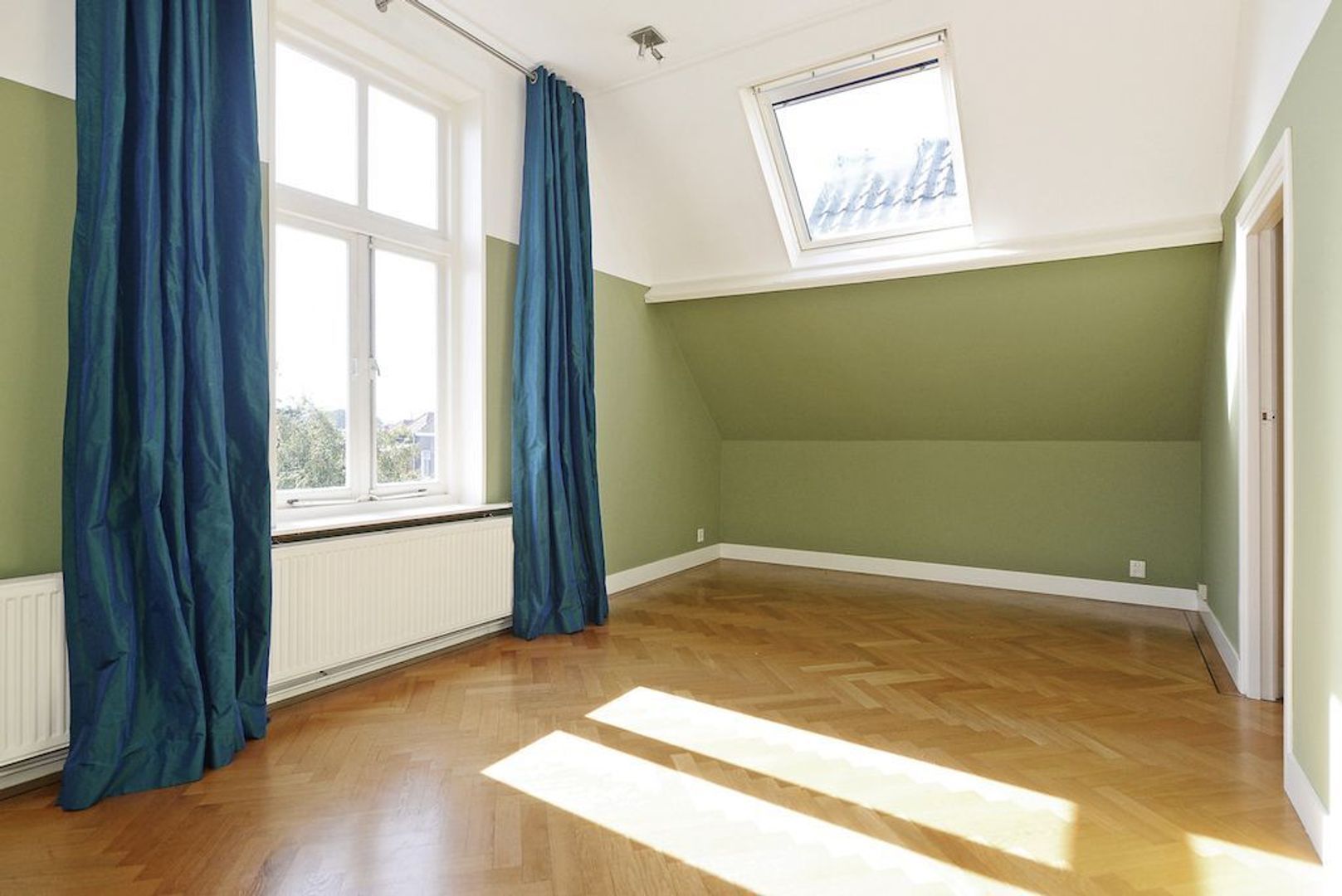 Laan Copes van Cattenburch 143 .