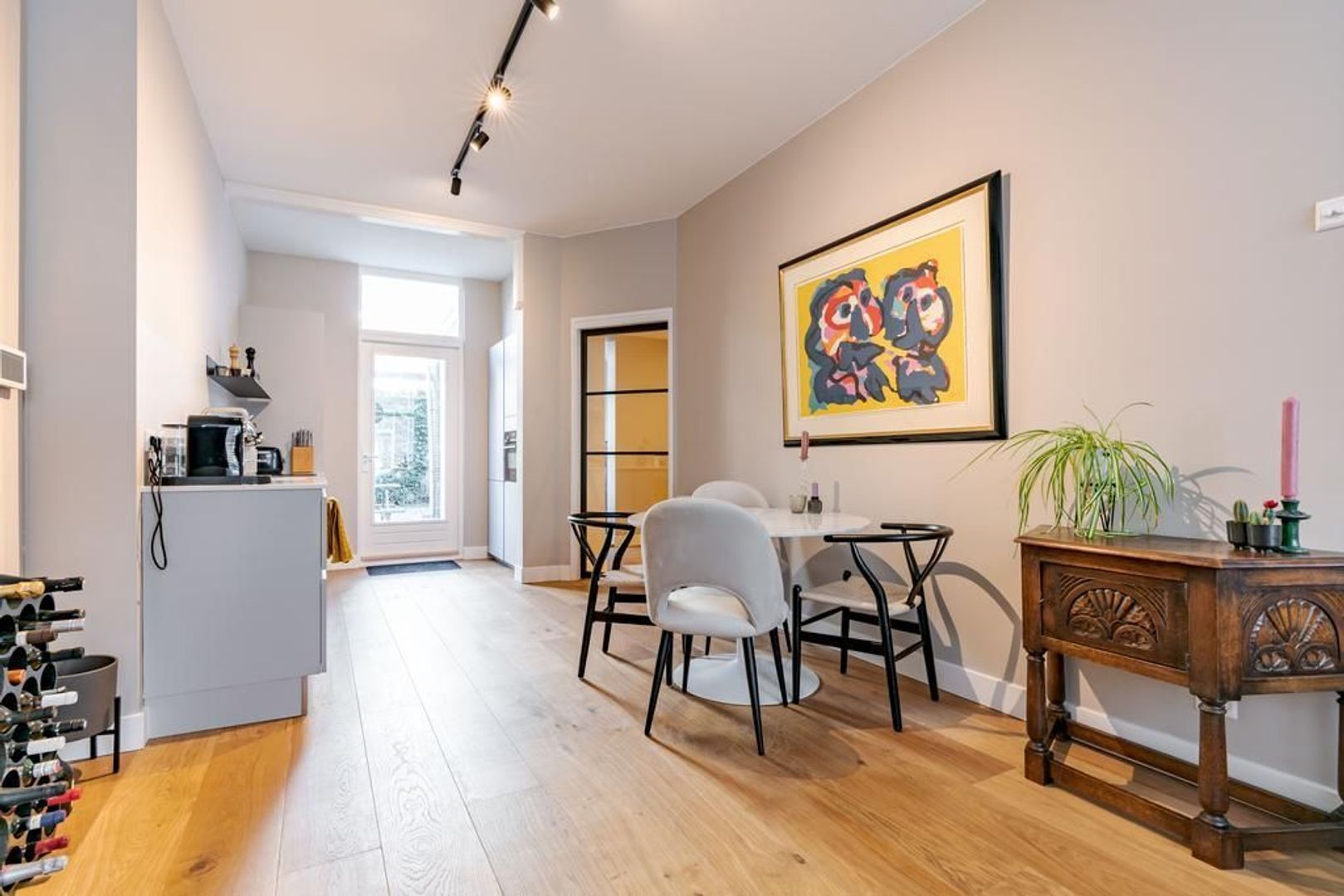 Van Egmondstraat 21 .