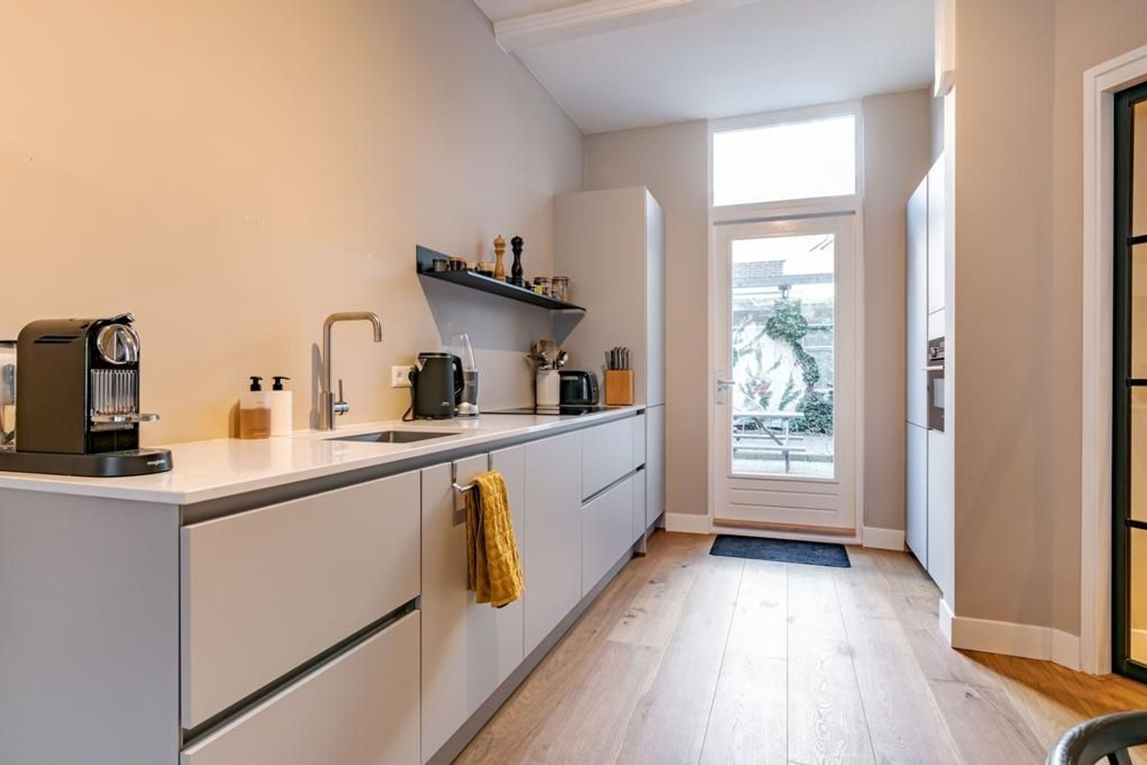 Van Egmondstraat 21 .