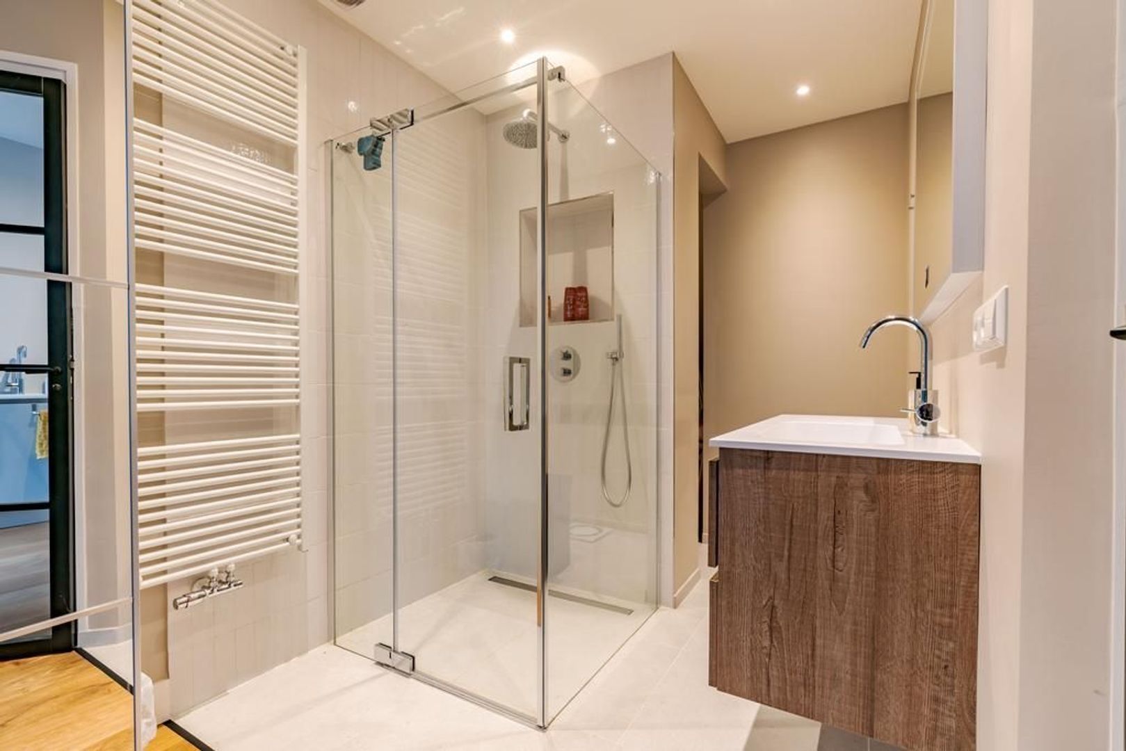 Van Egmondstraat 21 .