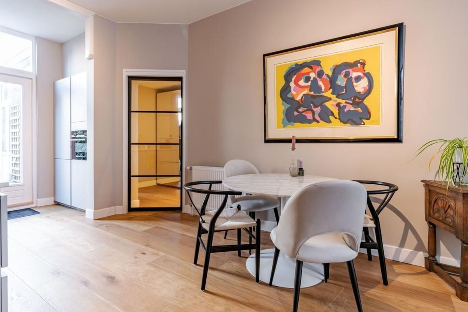 Van Egmondstraat 21 .