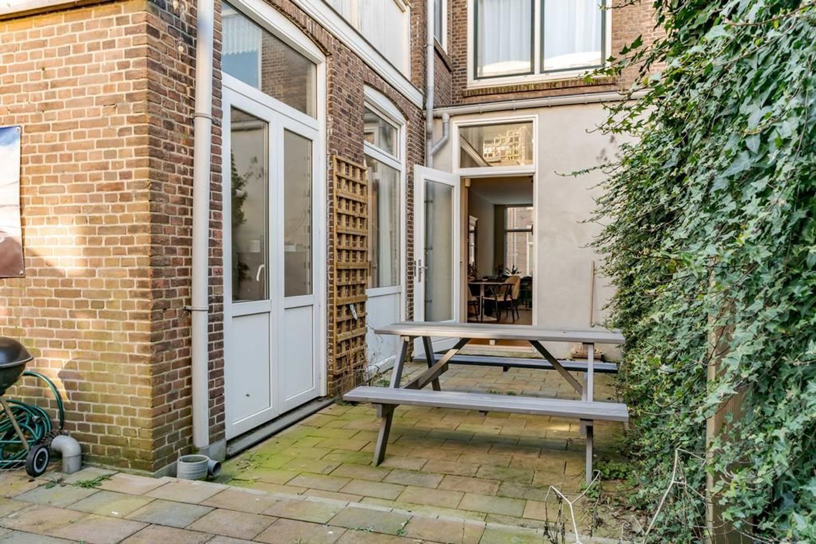 Van Egmondstraat 21 .