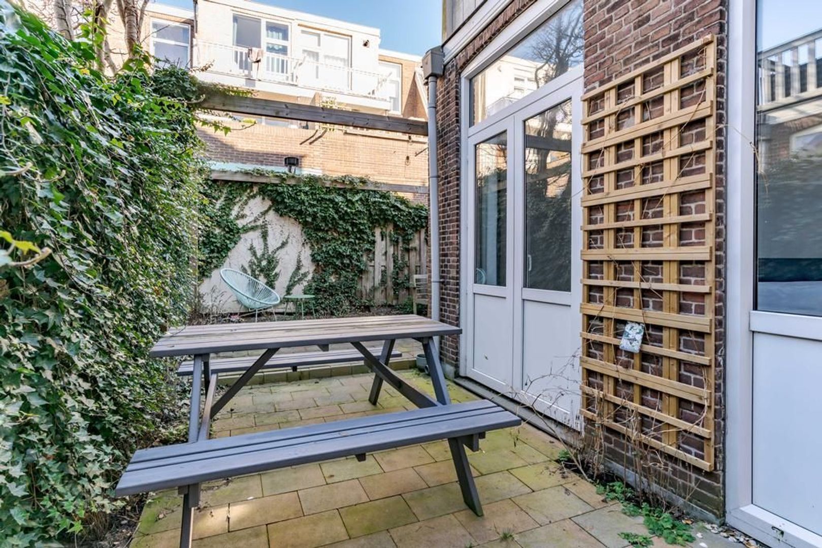 Van Egmondstraat 21 .