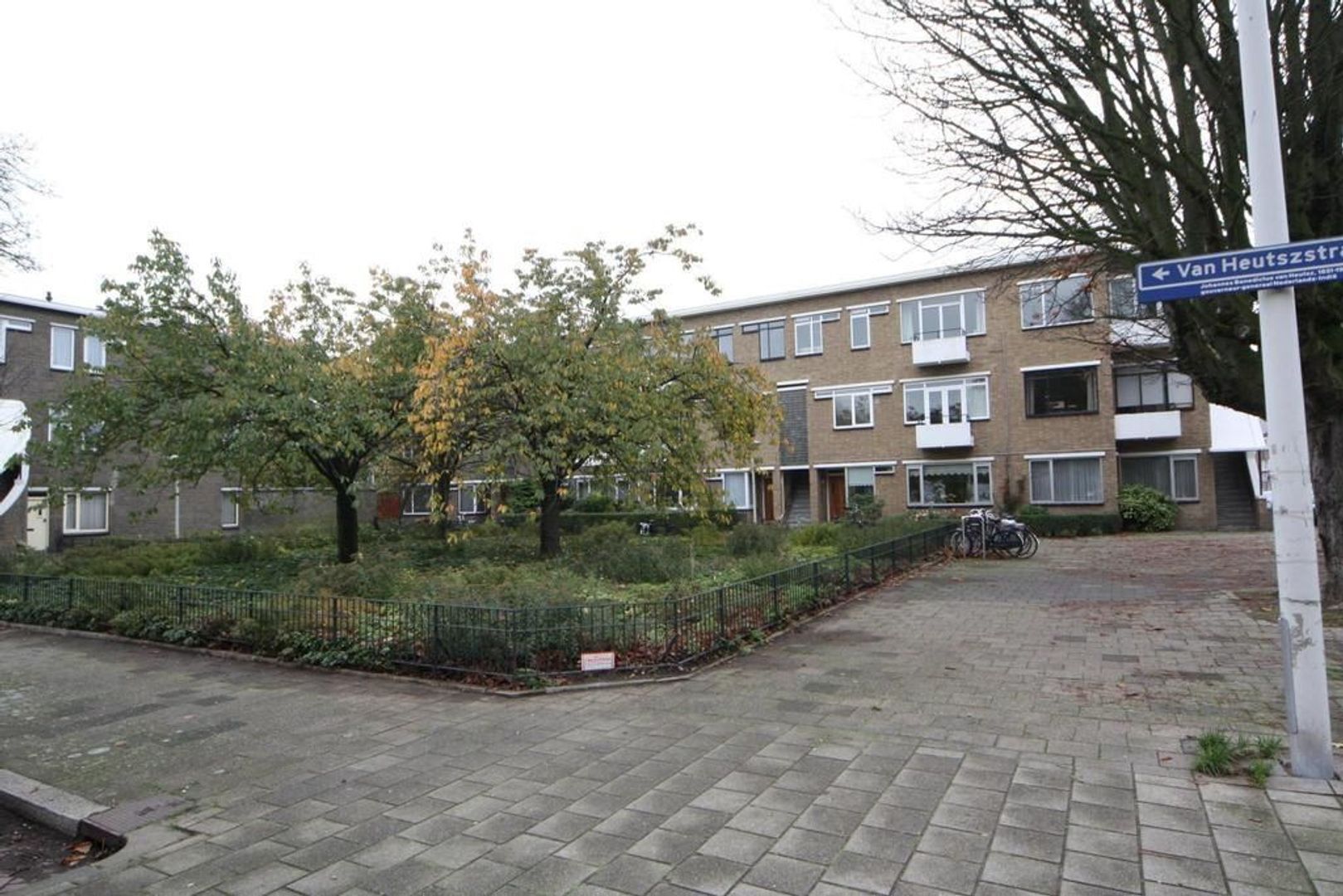 Van Heutszstraat 55 .