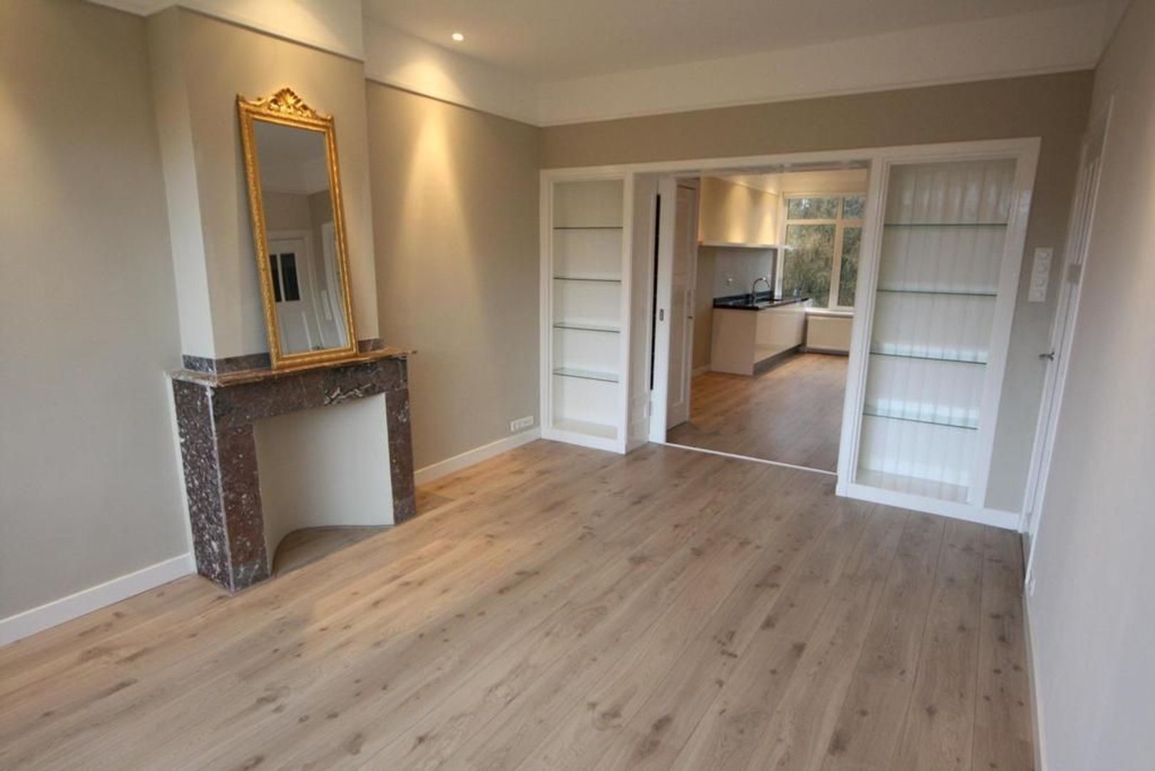 Van Heutszstraat 55 .