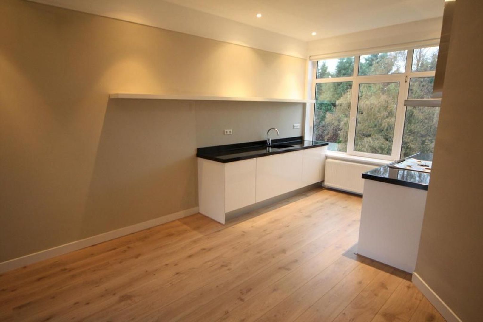 Van Heutszstraat 55 .