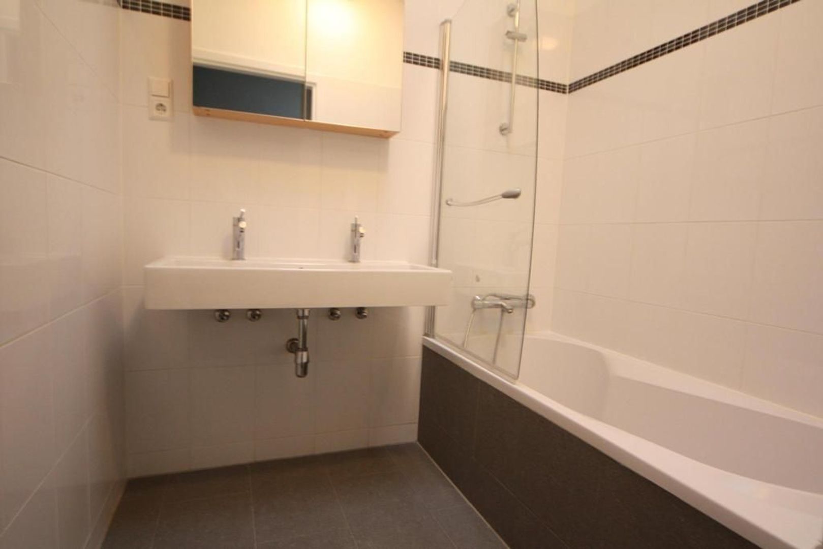 Van Heutszstraat 55 .