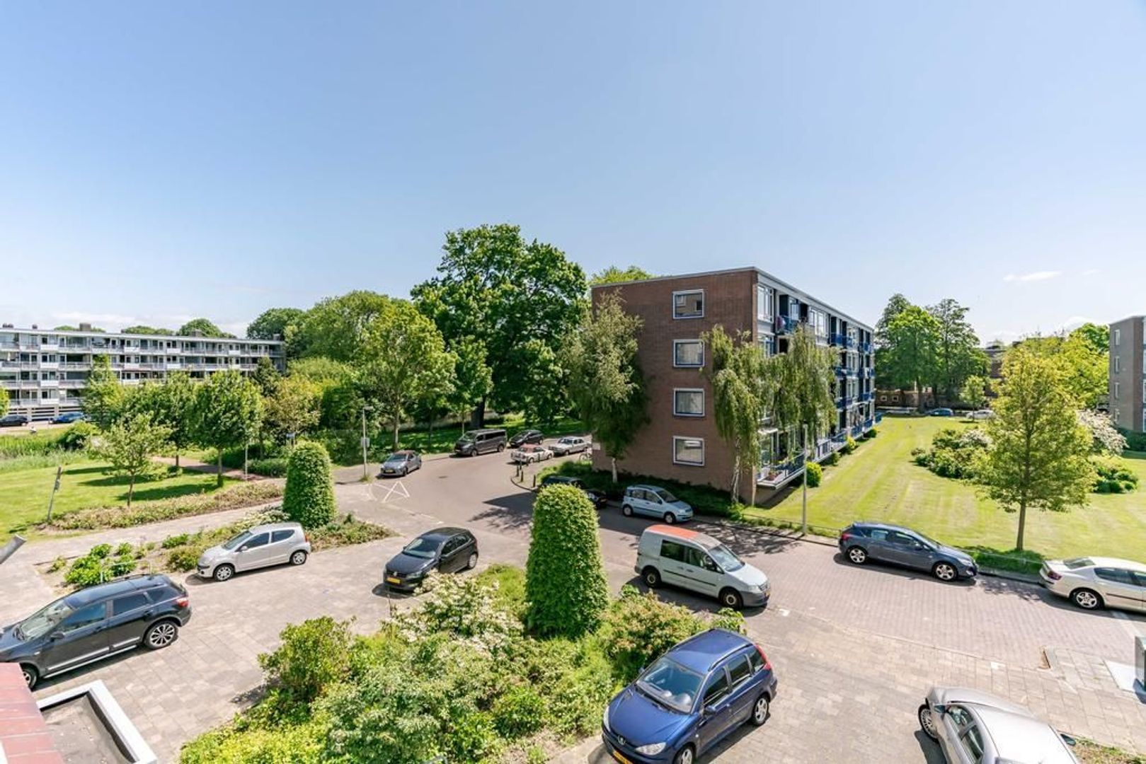 Barnsteenhorst 398 .