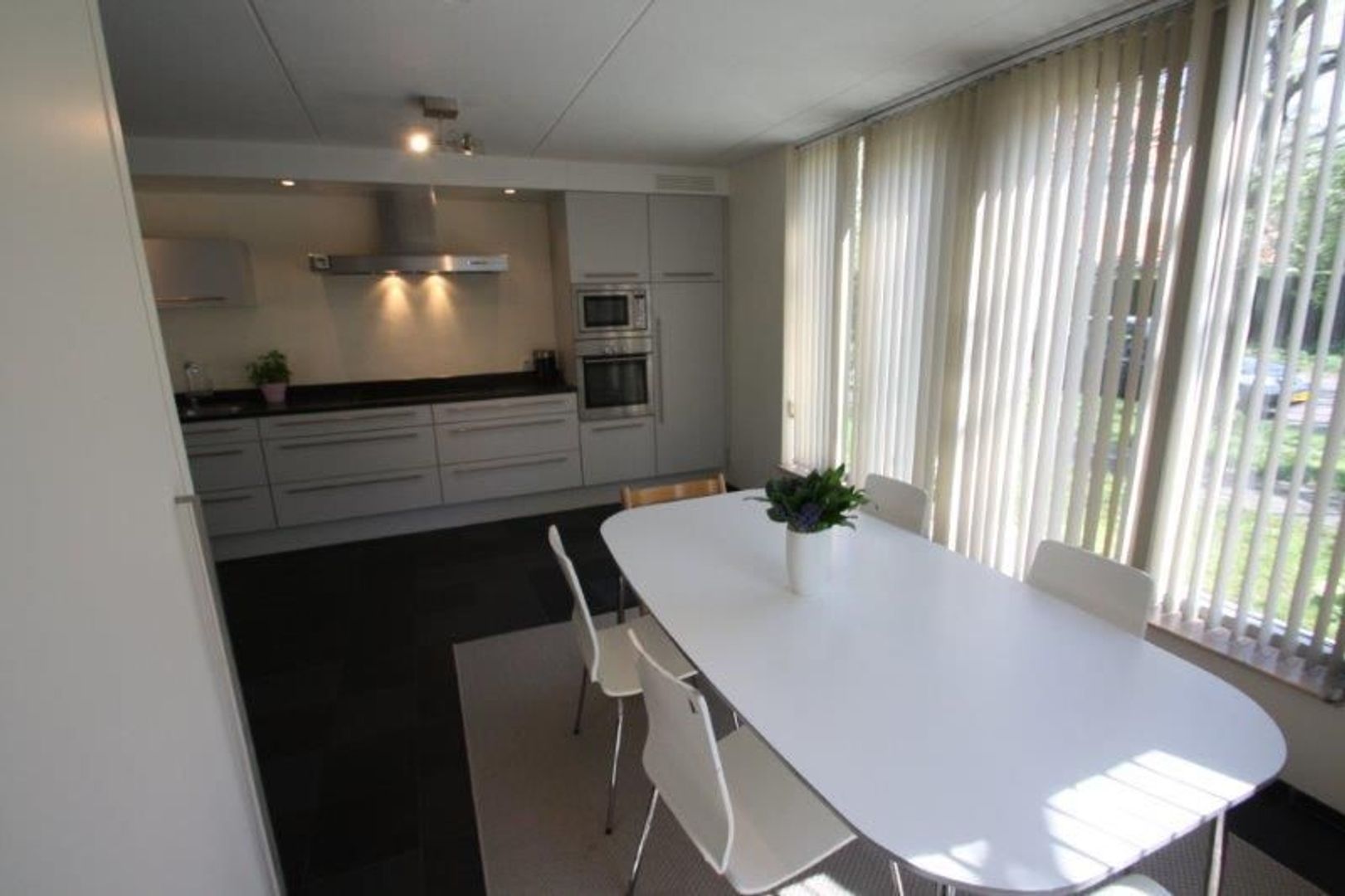 Van Brienenlaan 20 .