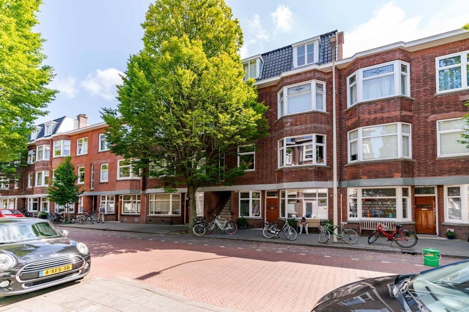 Stuyvesantstraat 253 .
