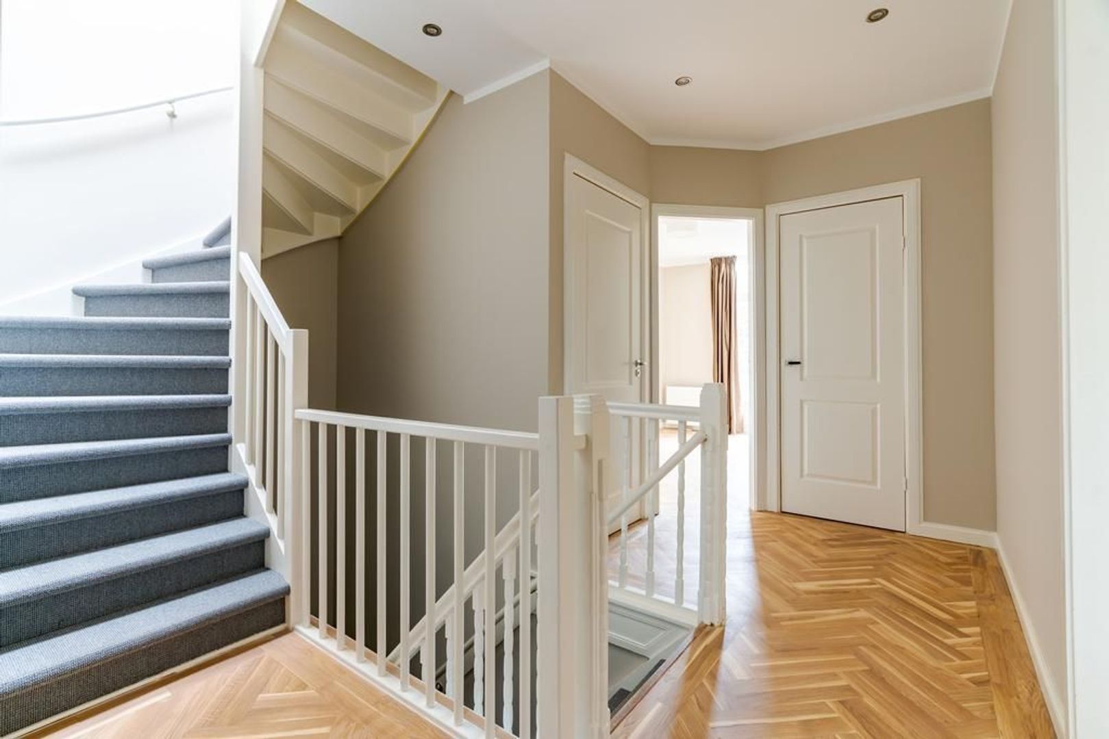 Stuyvesantstraat 253 .