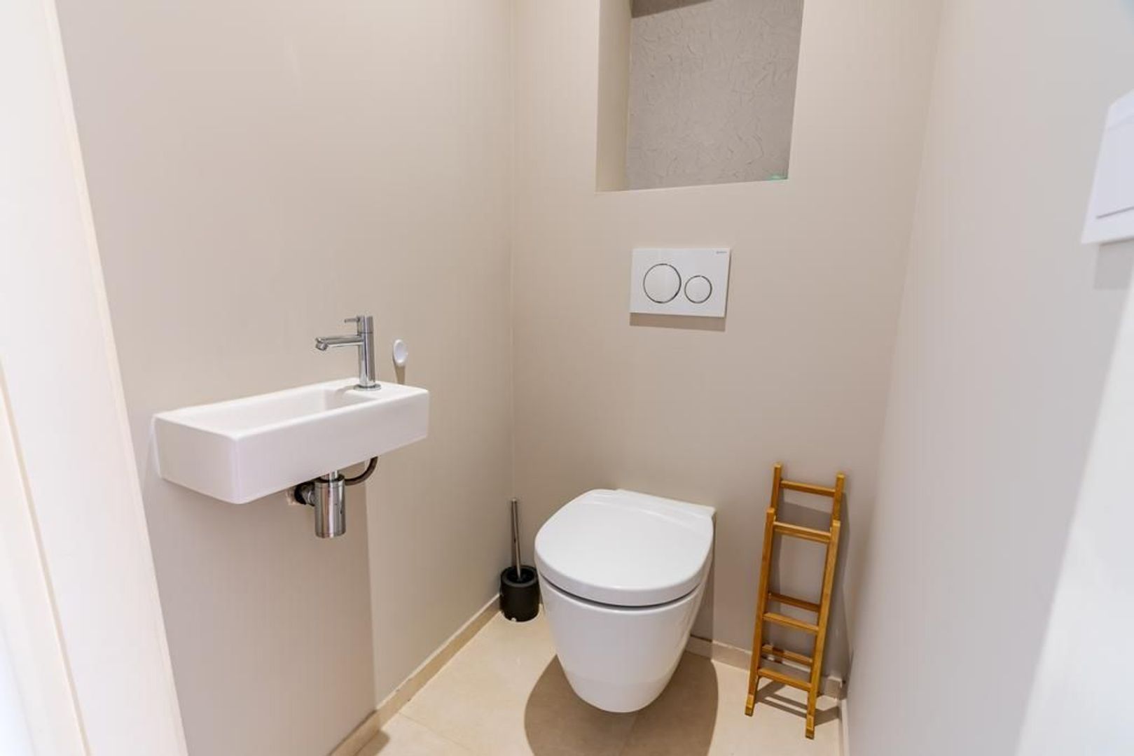 Stuyvesantstraat 253 .