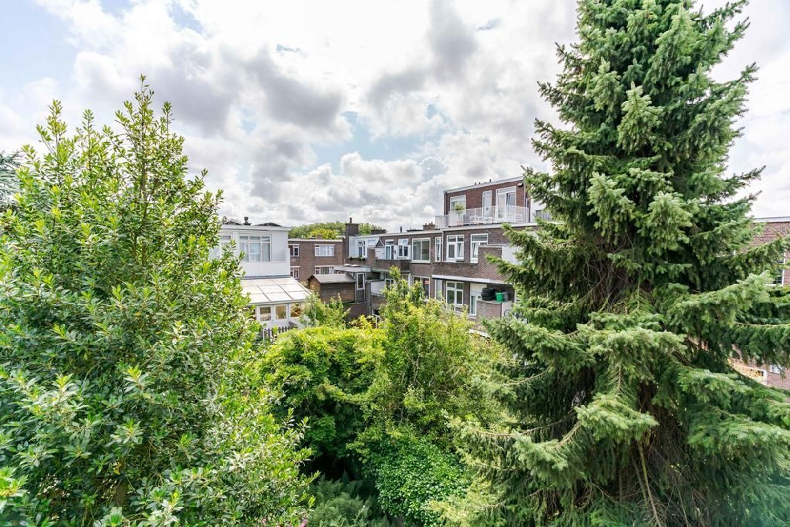 Stuyvesantstraat 253 .