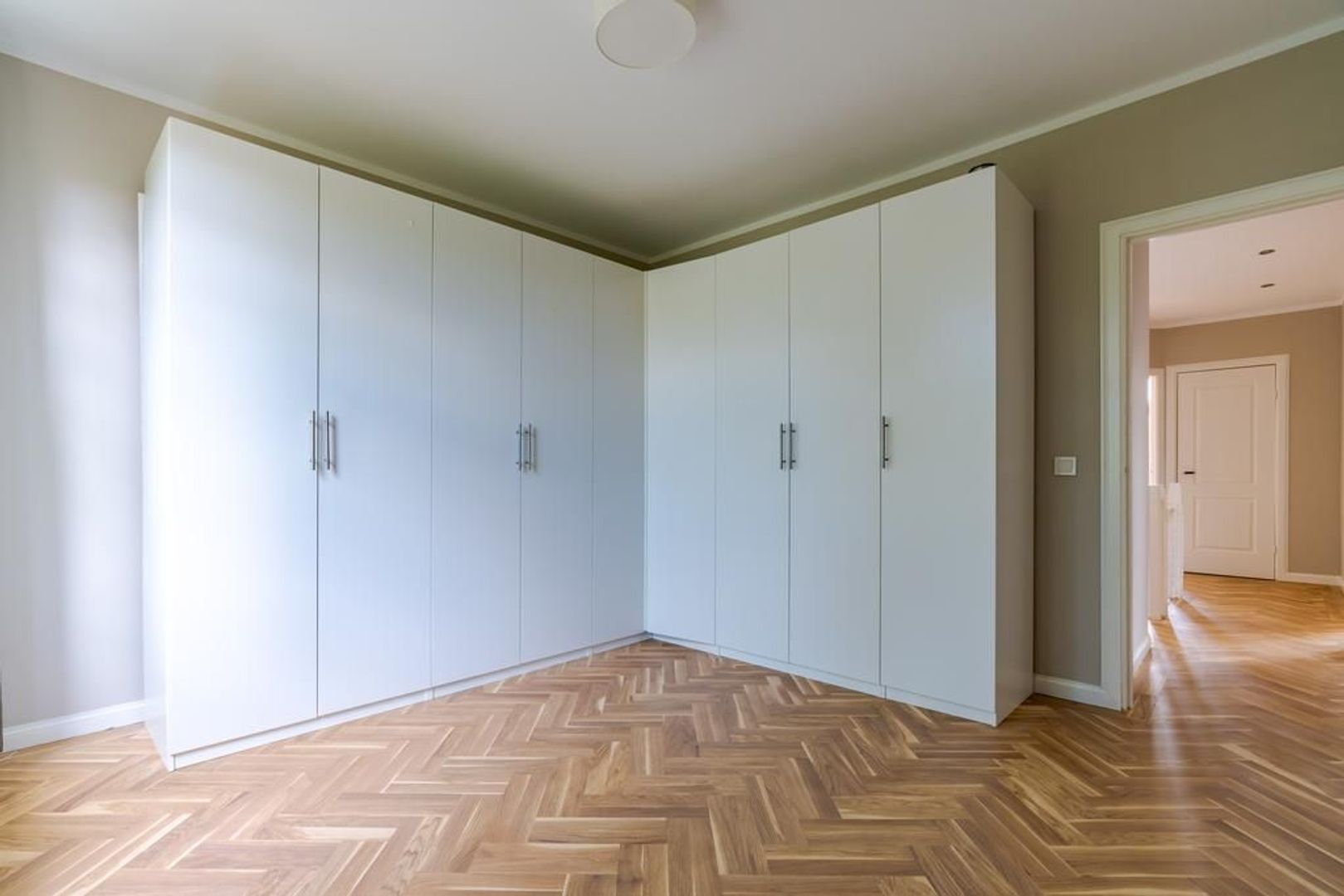 Stuyvesantstraat 253 .