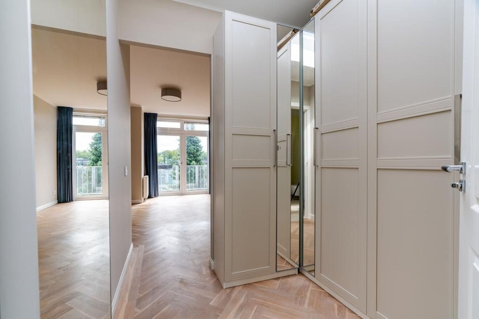 Stuyvesantstraat 253 .