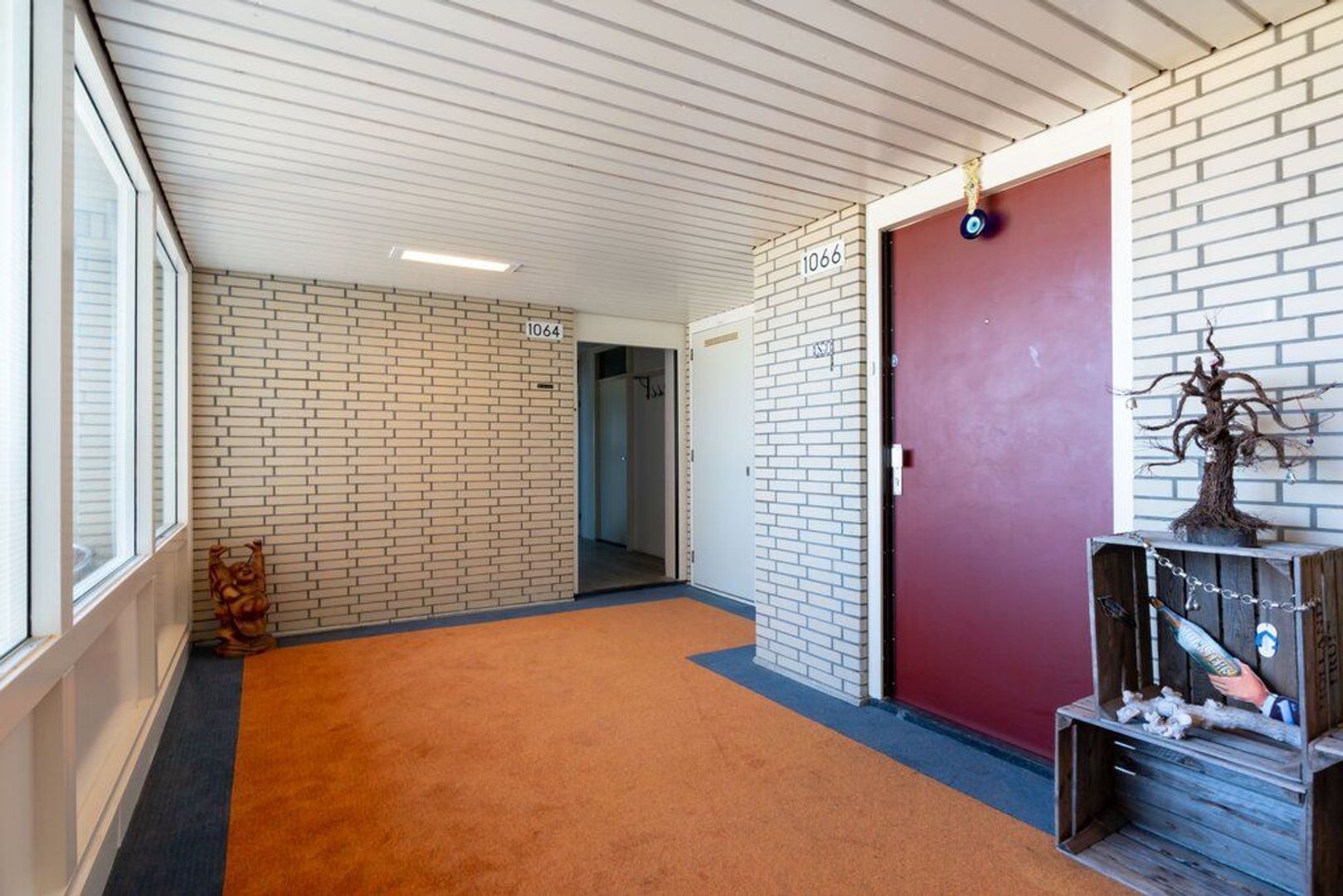 Gevers Deynootweg 1064 .