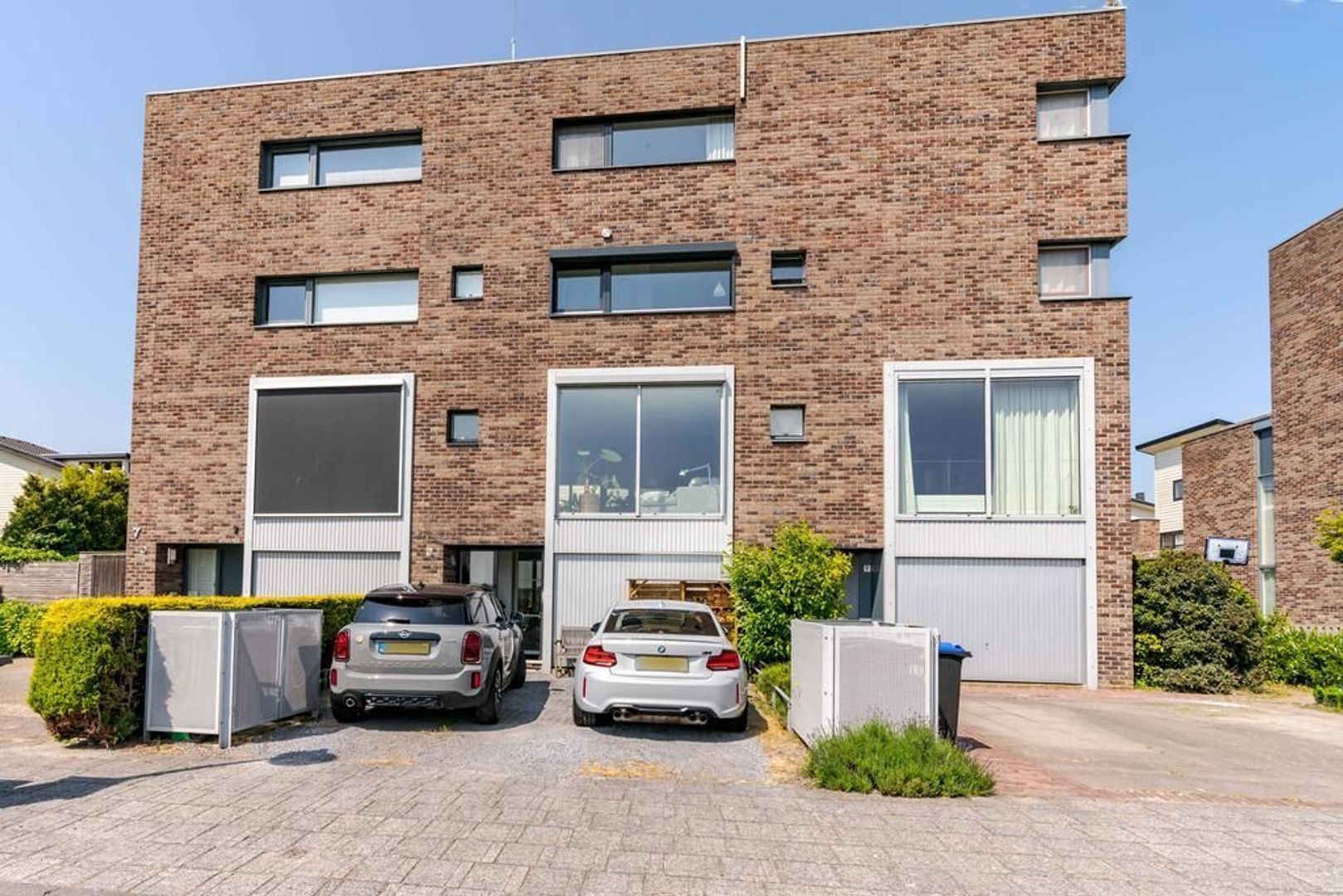 Aalscholveroever 8 .