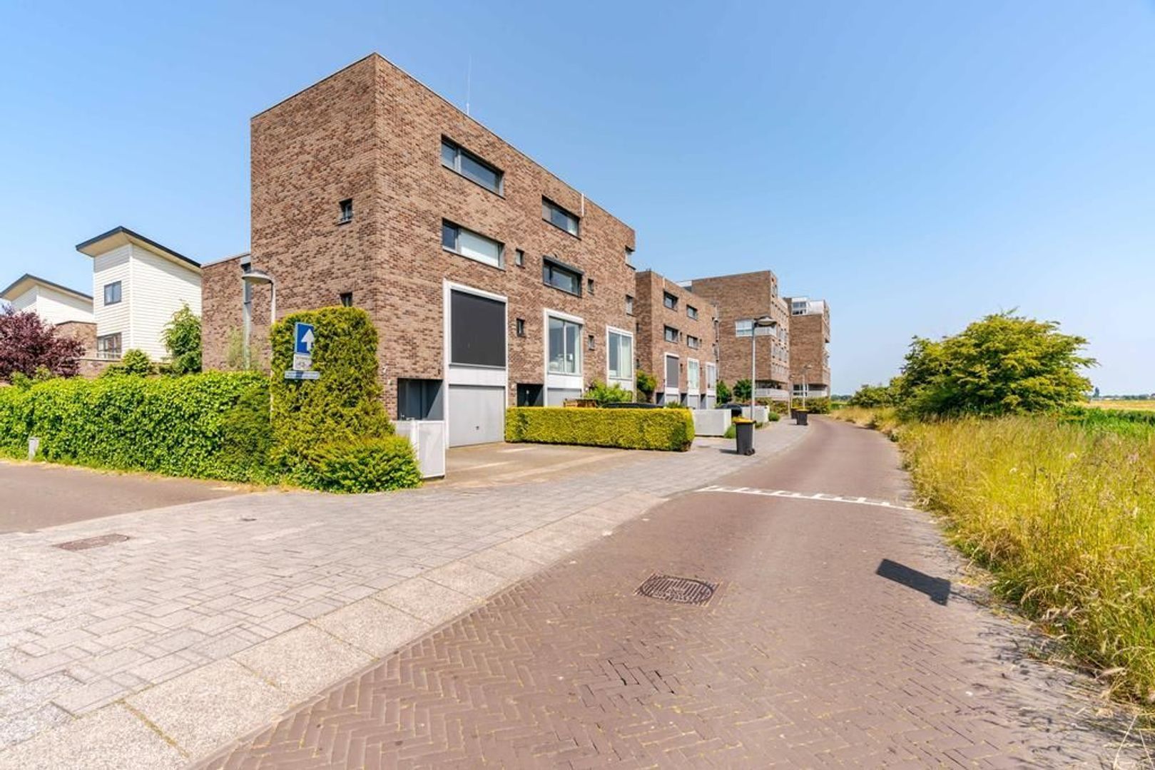 Aalscholveroever 8 .