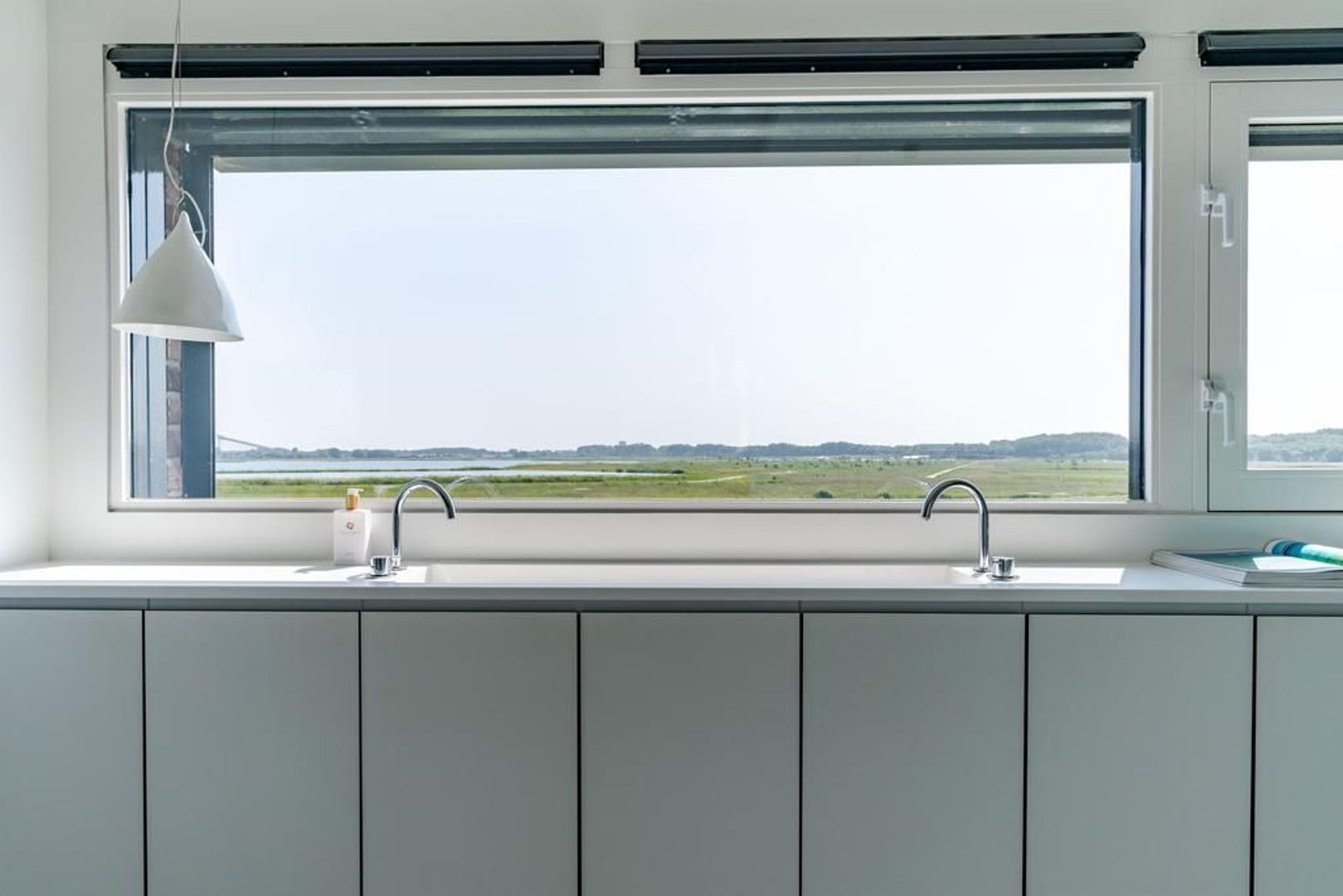 Aalscholveroever 8 .