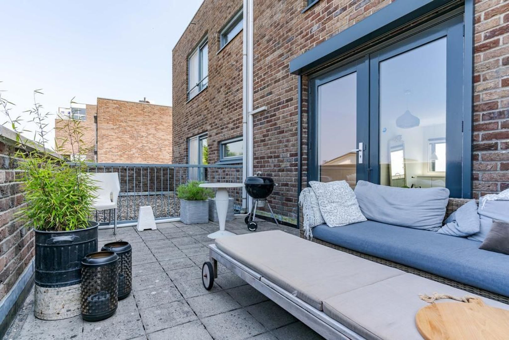 Aalscholveroever 8 .