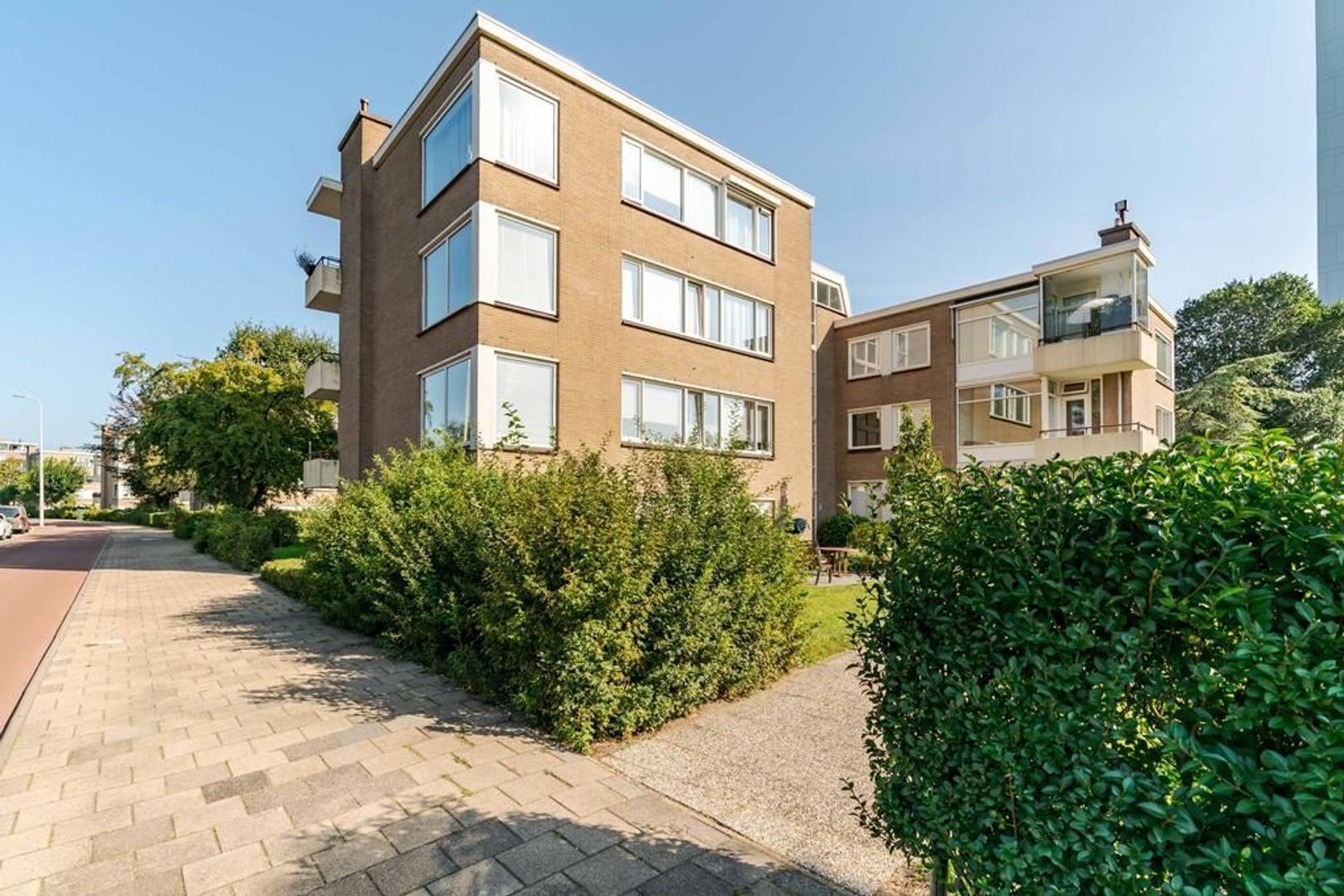 Kijkduinsestraat 832 .