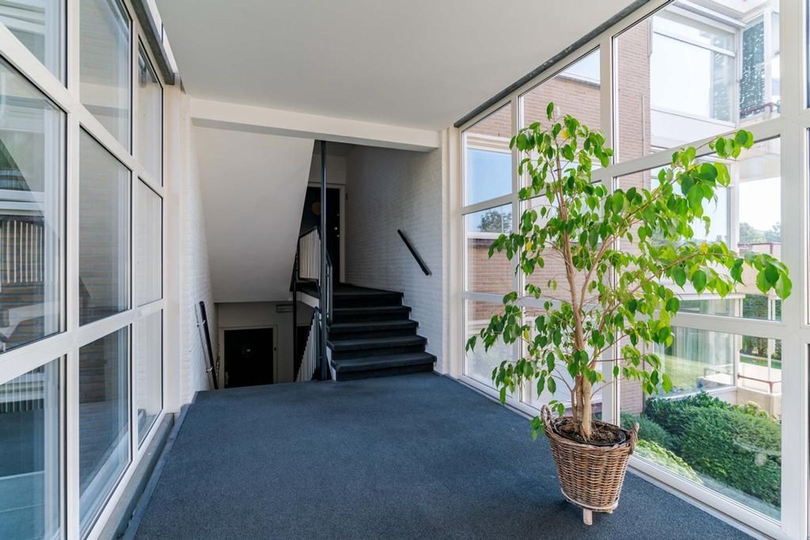 Kijkduinsestraat 832 .