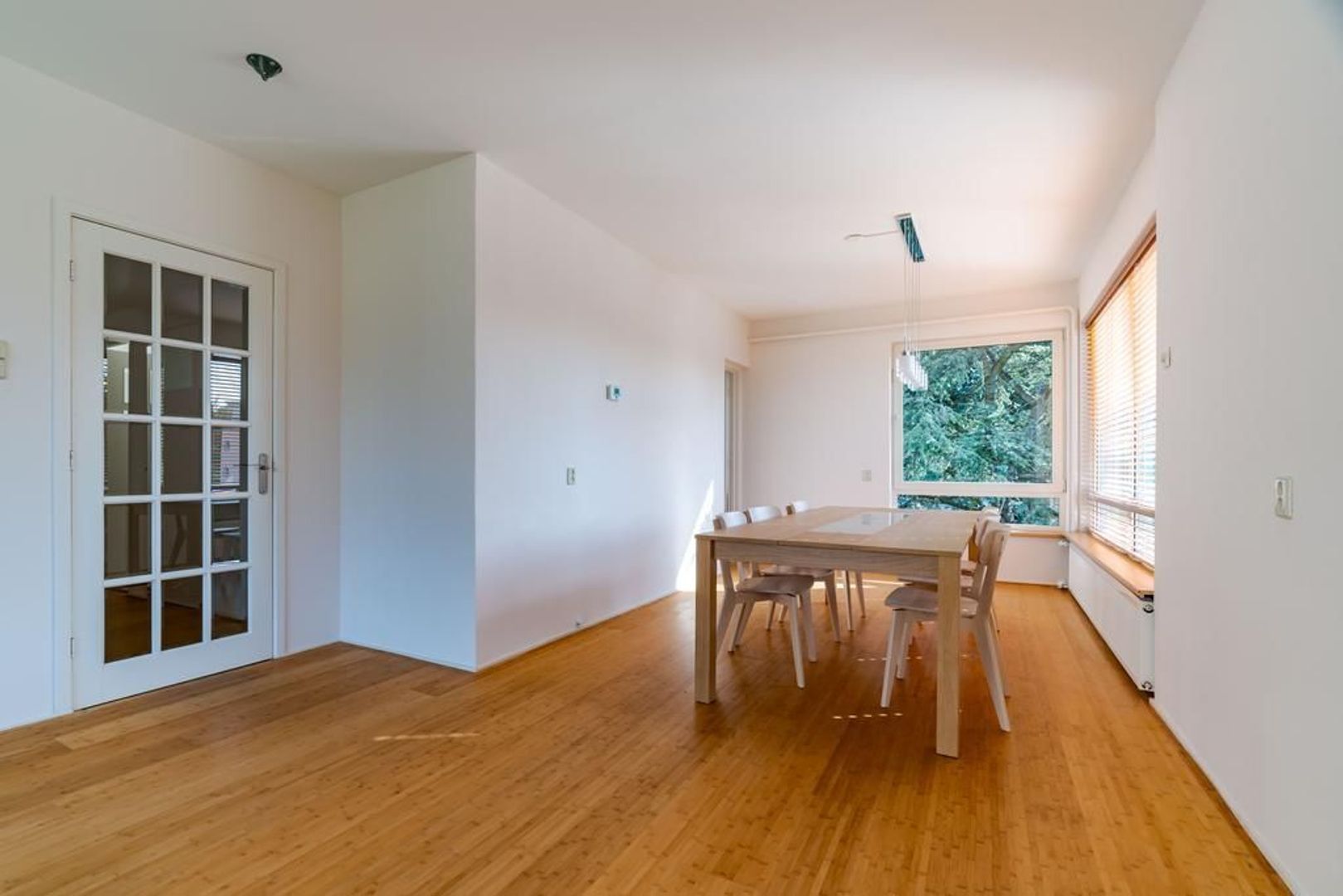 Kijkduinsestraat 832 .