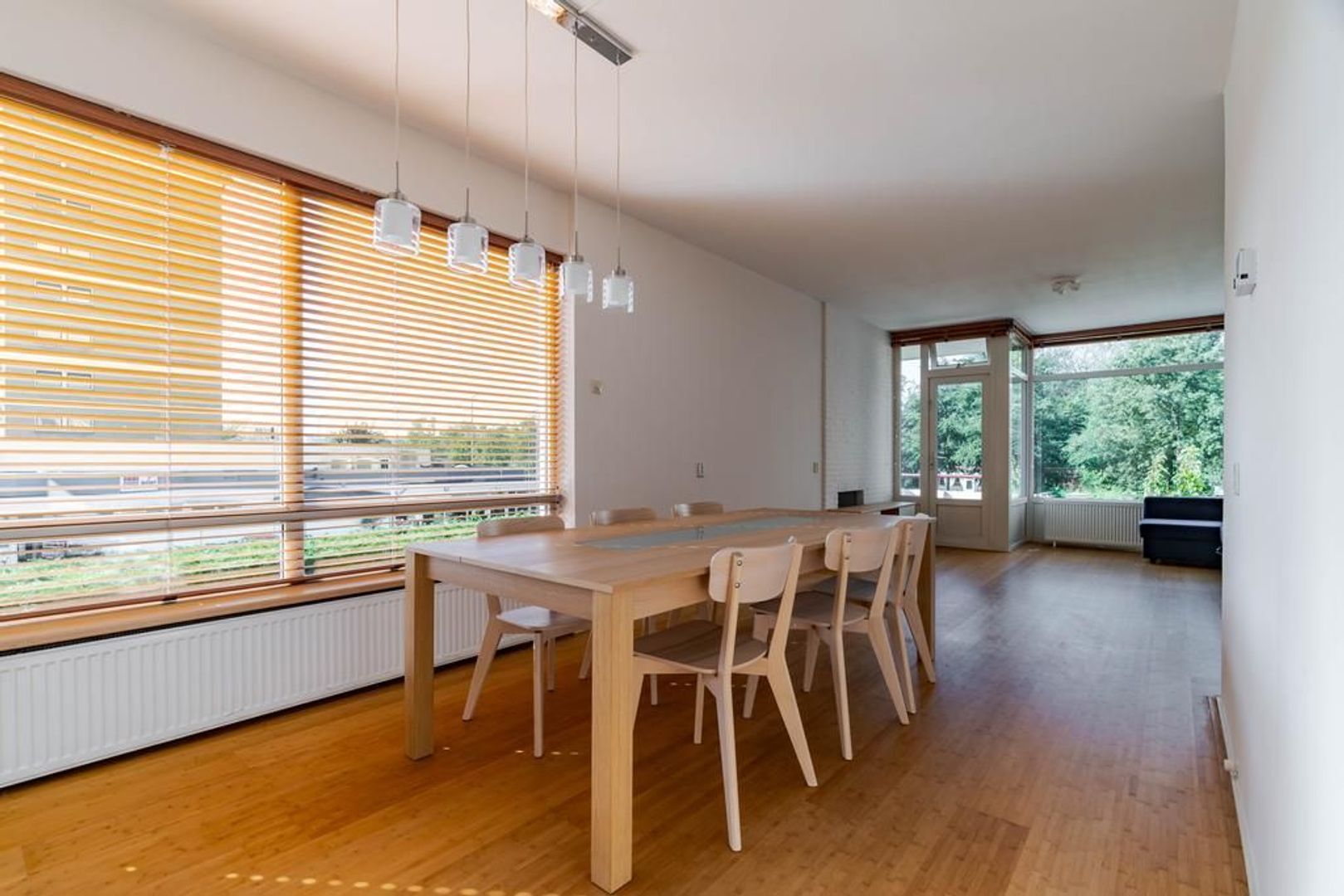 Kijkduinsestraat 832 .