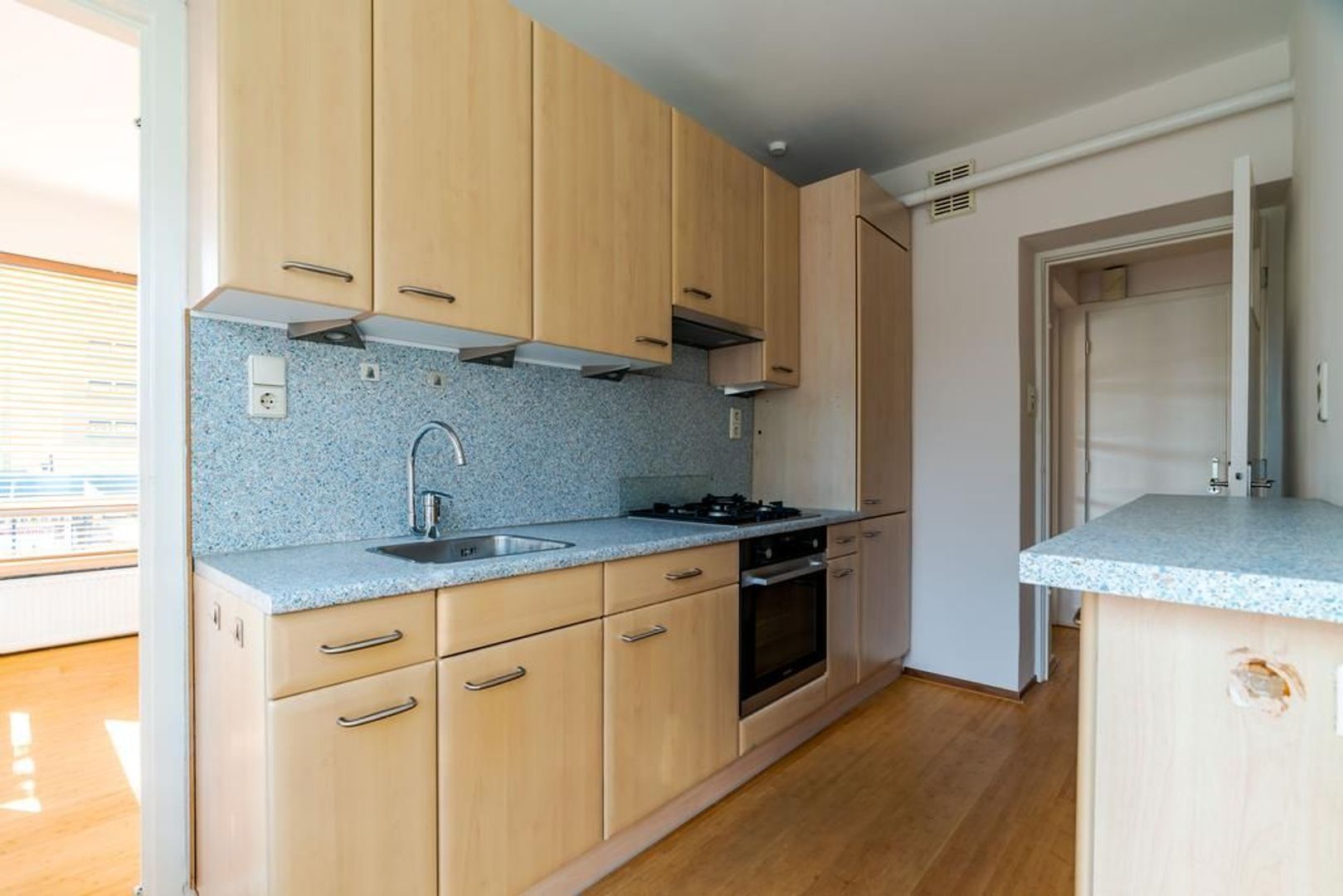 Kijkduinsestraat 832 .