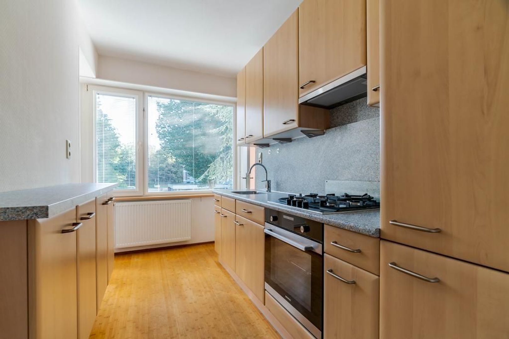 Kijkduinsestraat 832 .