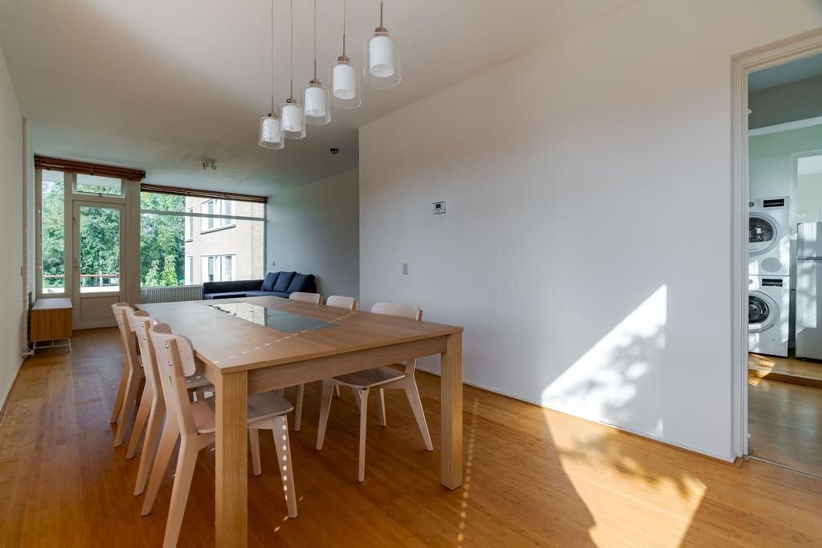 Kijkduinsestraat 832 .