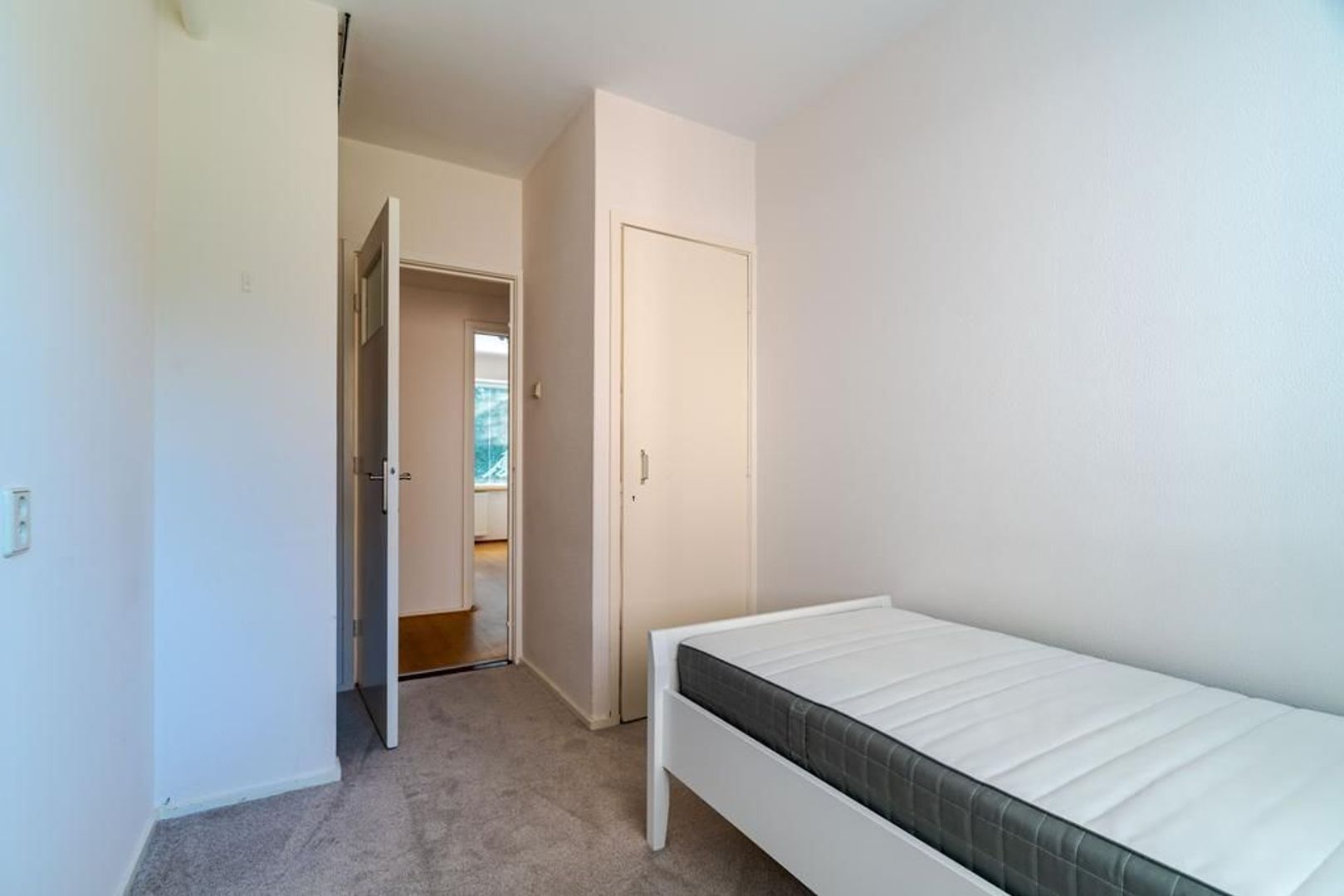 Kijkduinsestraat 832 .