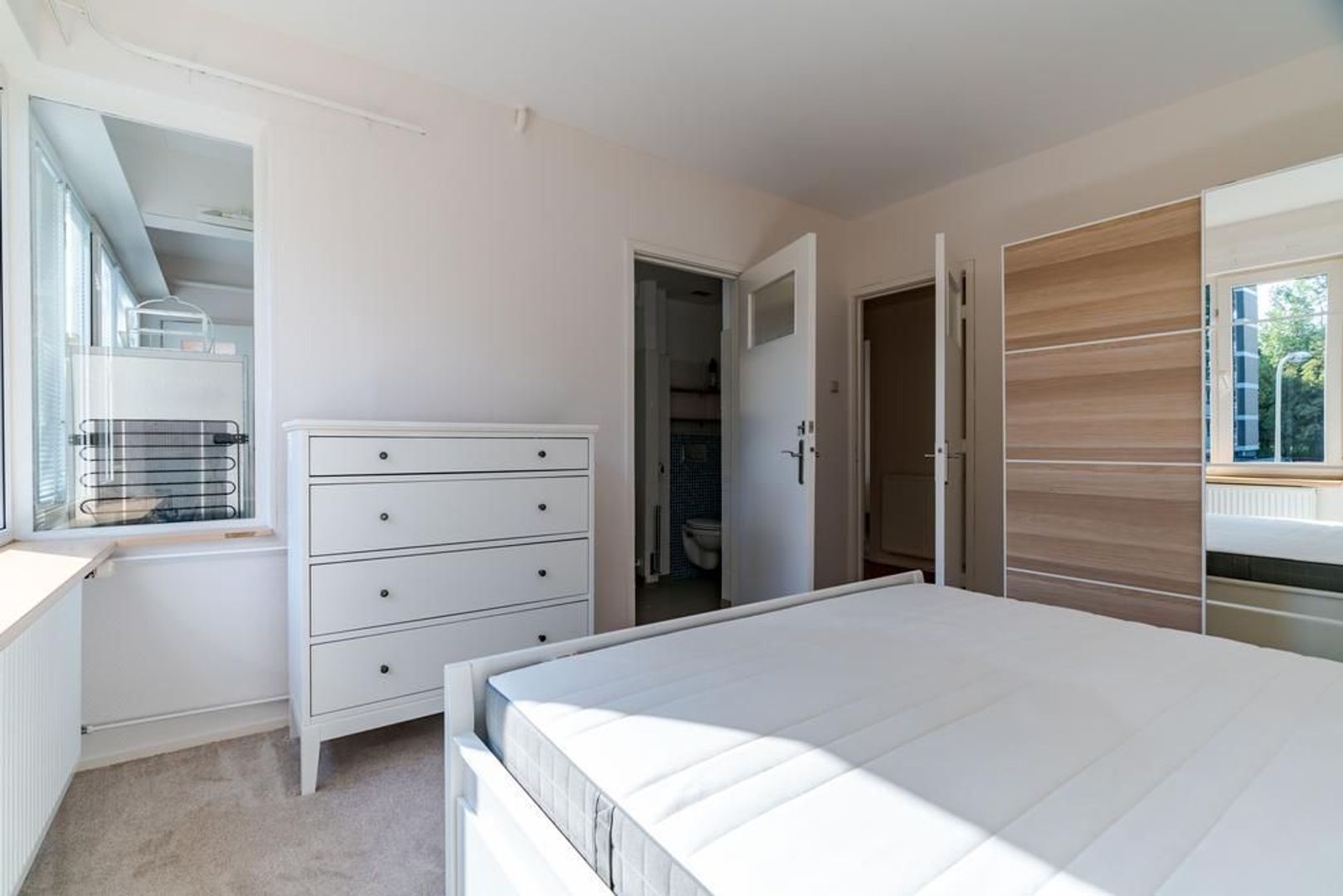 Kijkduinsestraat 832 .