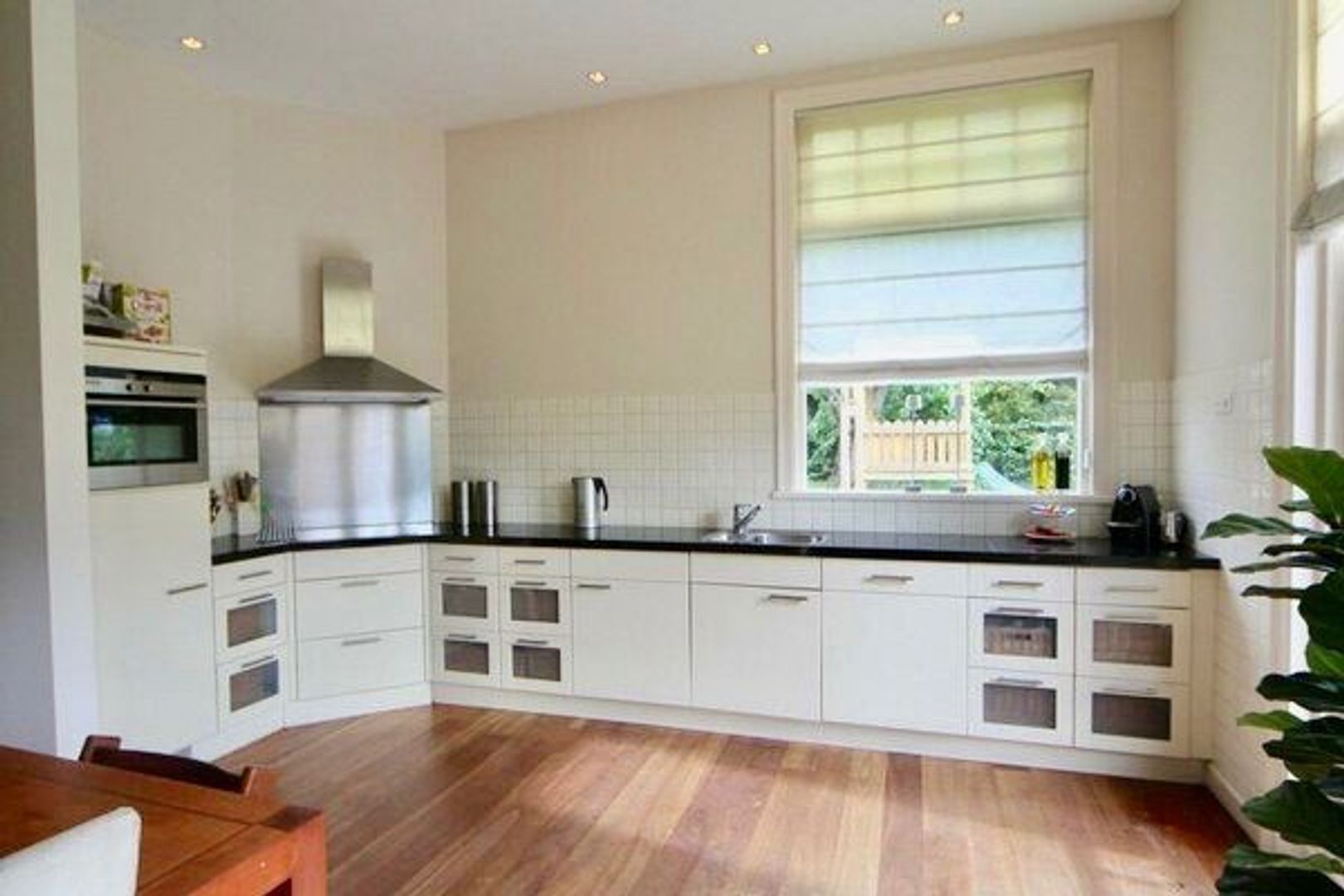 van Vredenburchweg 81 .